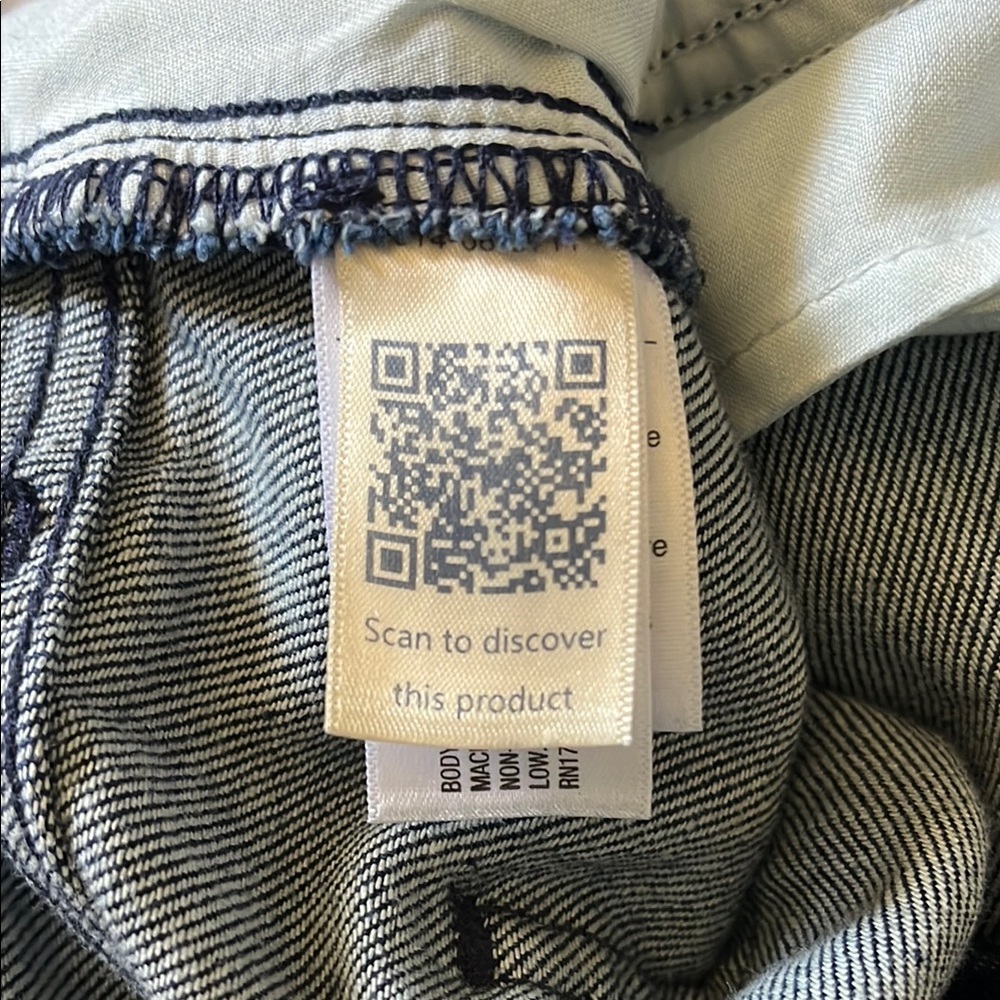 Universal Thread Women's Blue High Rise Wide Leg Jeans, like new! - Picture 8 of 9